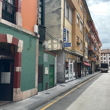 Yani'S Hospedaje Pension 1 Estrella Arriondas Eksteriør bilde