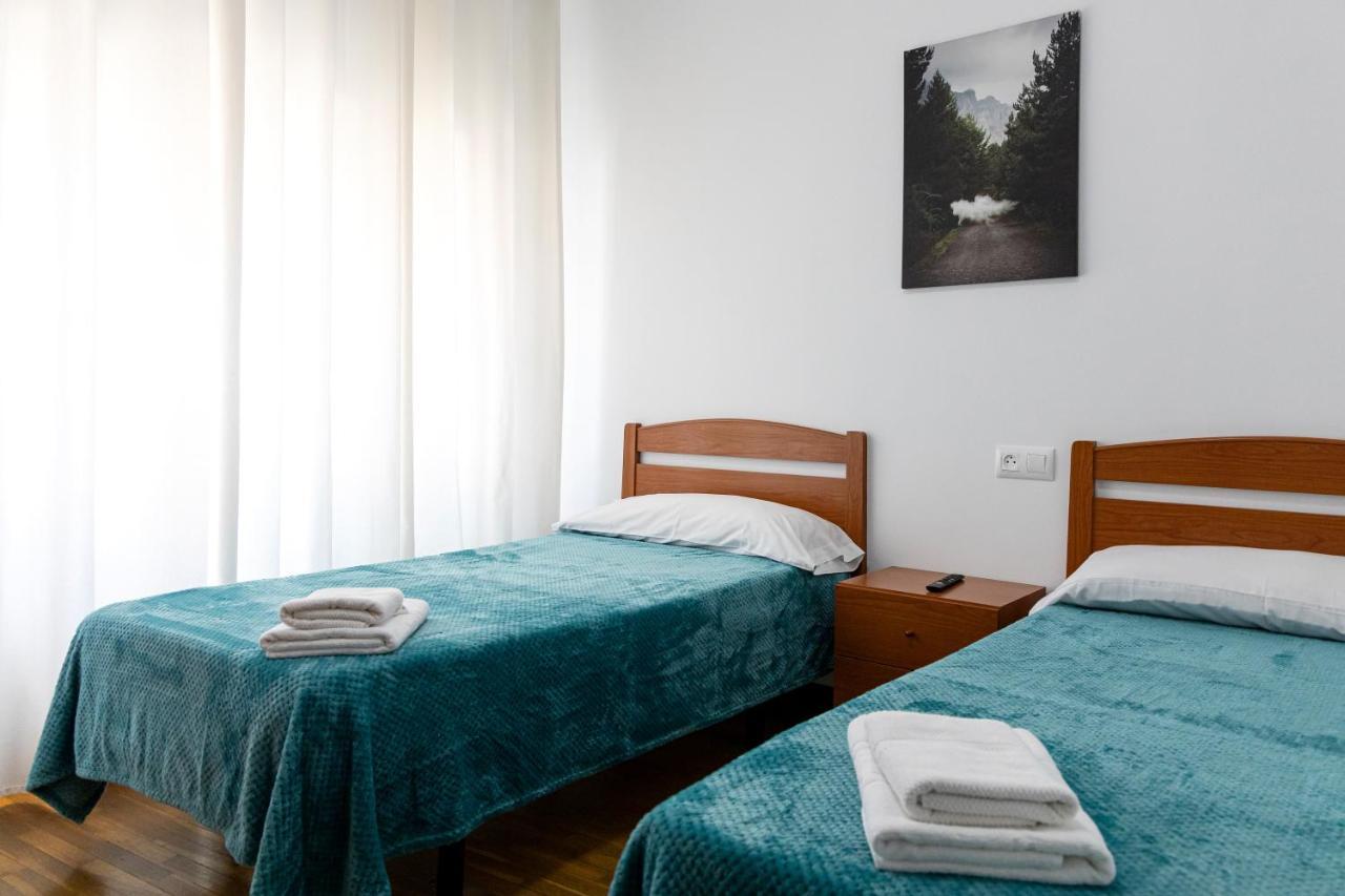 Yani'S Hospedaje Pension 1 Estrella Arriondas Eksteriør bilde