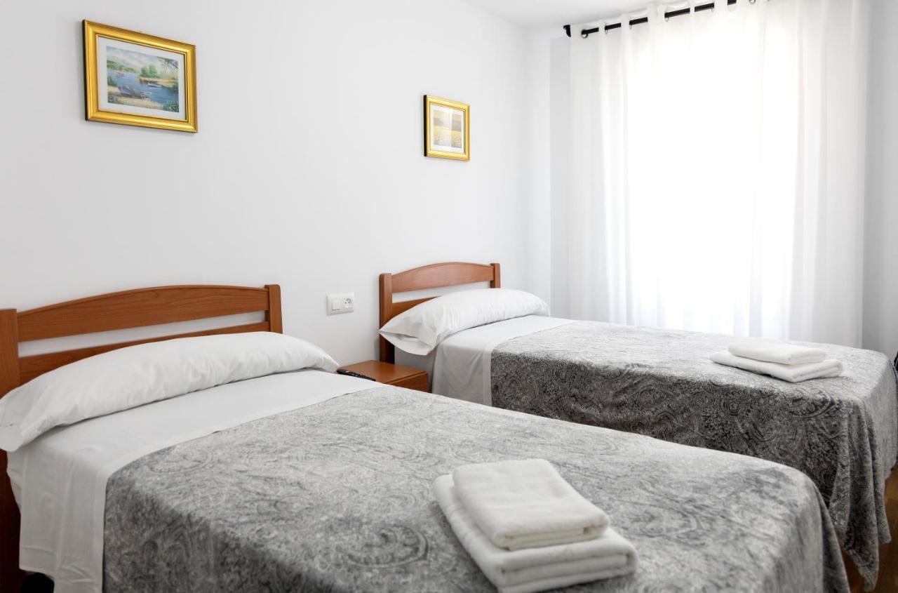Yani'S Hospedaje Pension 1 Estrella Arriondas Eksteriør bilde