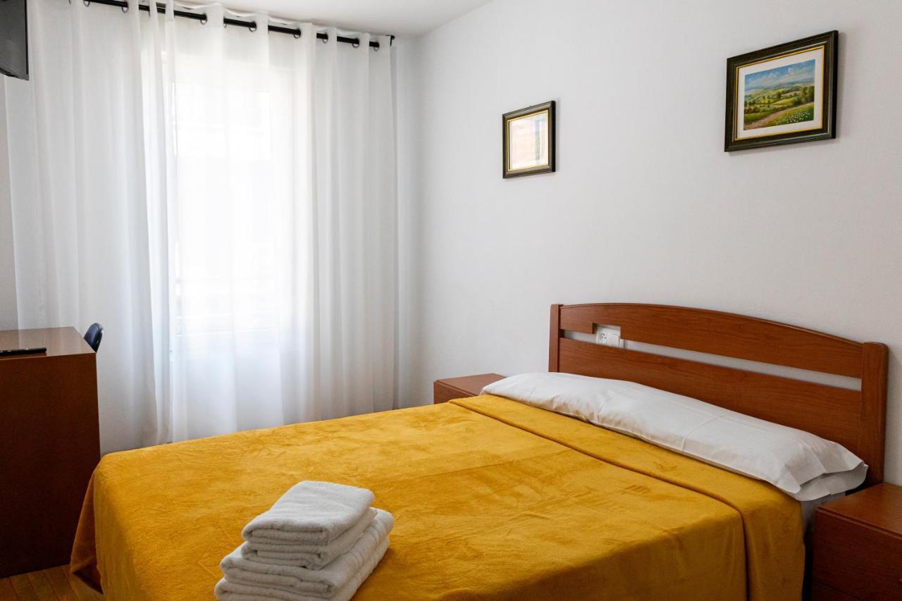 Yani'S Hospedaje Pension 1 Estrella Arriondas Eksteriør bilde